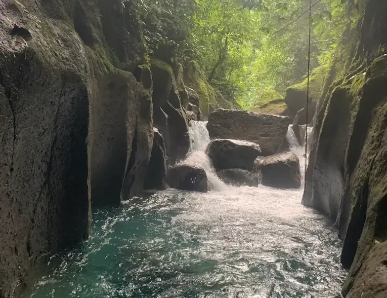 Sewa Mobil Hiace Medan