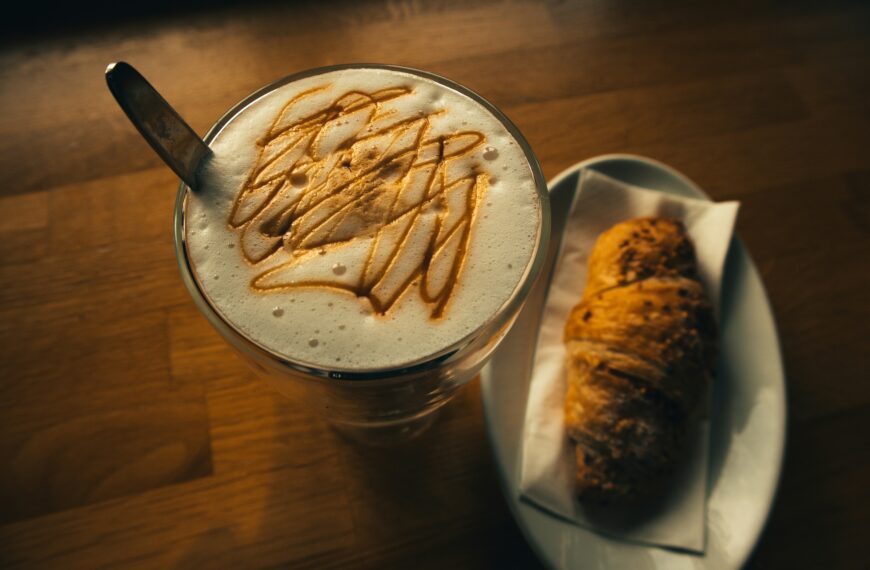 Sewa Mobil Hiace Medan