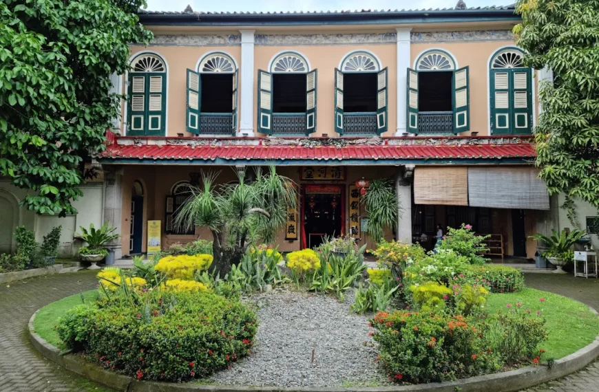 Sewa Mobil Hiace Medan